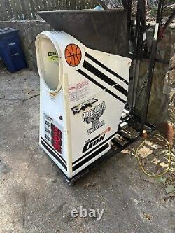 Shoot a way The gun 6000 series basketball shooting machine